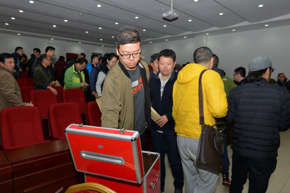 投票.JPG 玩球直播备用网址