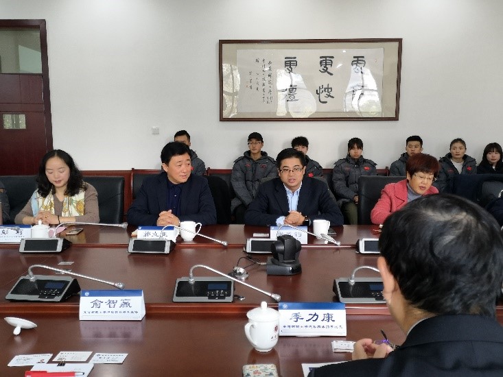 2.港澳台办体育训练营张发钧同志致欢迎词.jpg 玩球直播体育频道